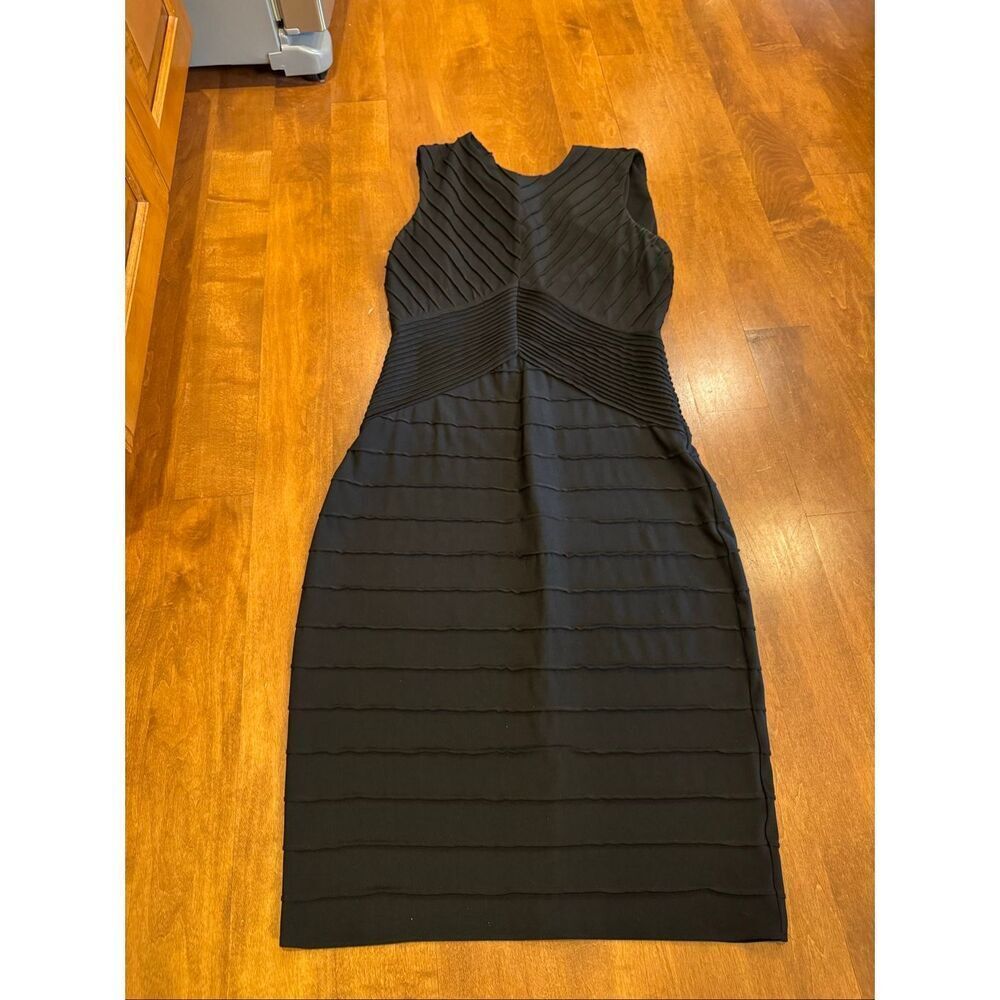 Calvin Klein Womens Size 2 Black Sheath Dress Textured Pleated Sleeveless Cockta